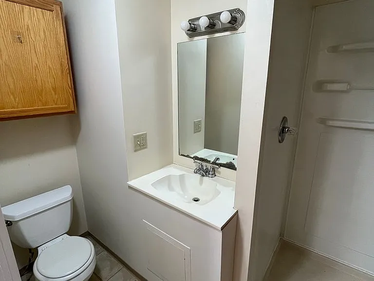 1029 Spafford Ave — Photo 5