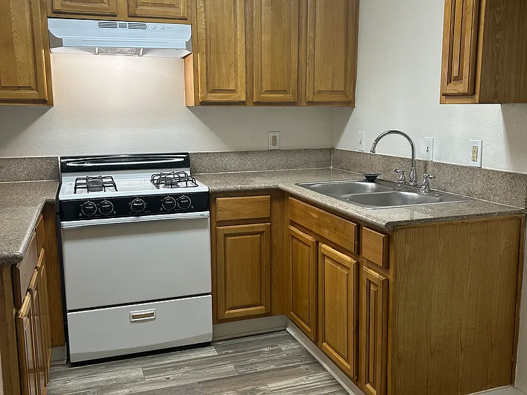 Merrill Apartments — Photo 9