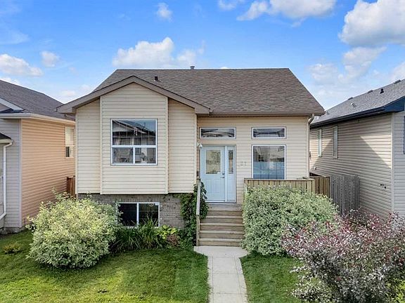 2nd image of 21 NE Hunter Rd