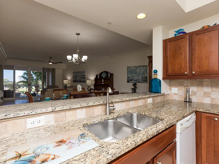 102 Yacht Harbor Dr #468 — Photo 14