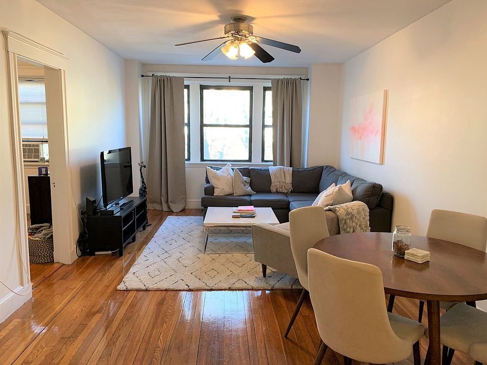 1st image of 19 Egremont Rd APT 2