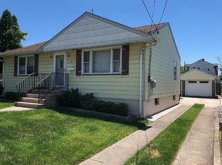 39 Lee Ave, Hopelawn, NJ 08861