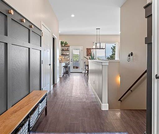 5th image of 415 Mesa Drive