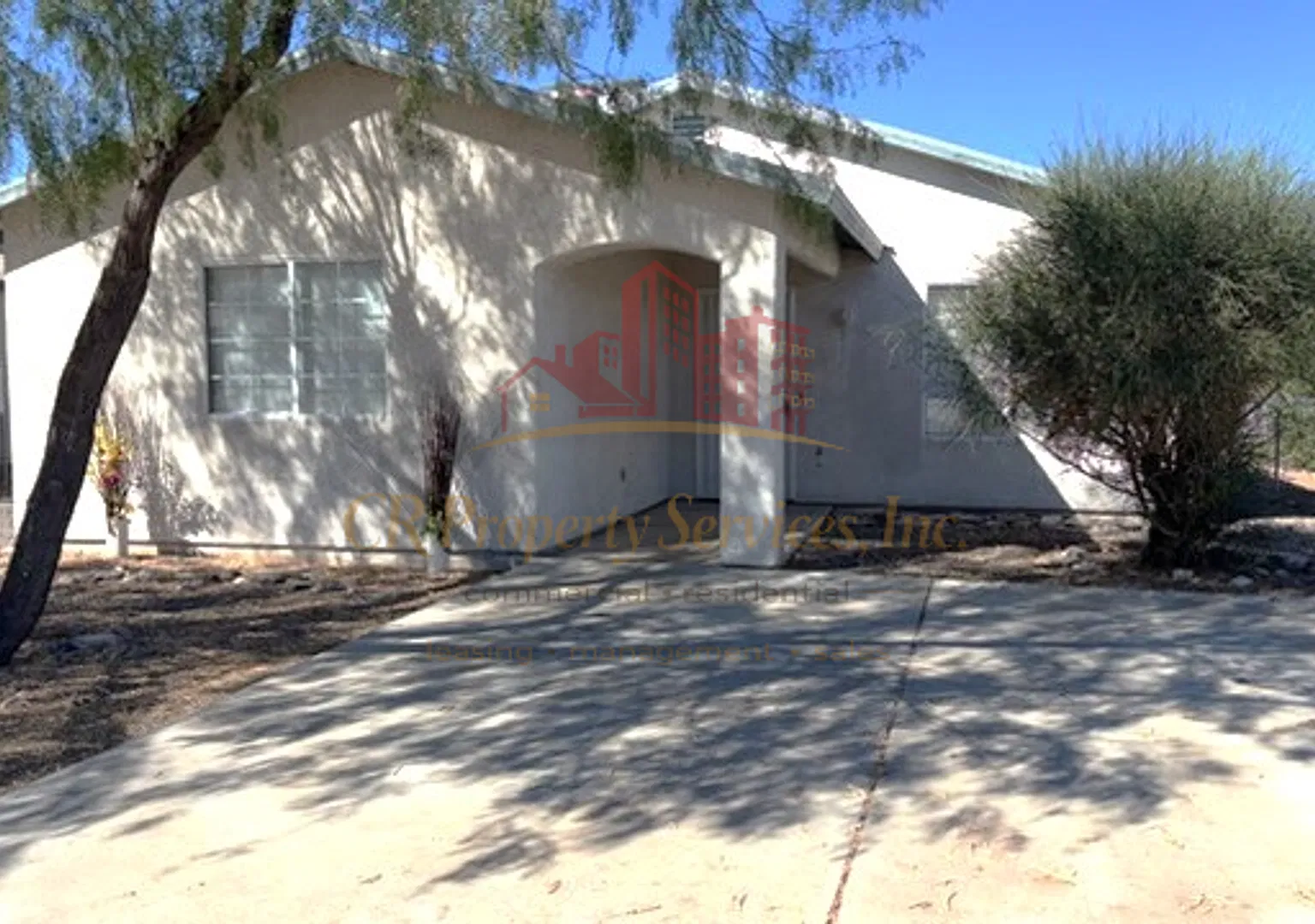 Charming 2-Bedroom Home with Private Backyard & Outdoor Living Space — Photo 1