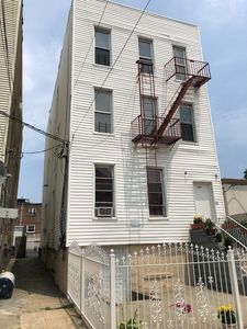 723 E 222nd St, Bronx, NY, 10467