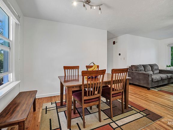 3rd image of 548 Fillmore St