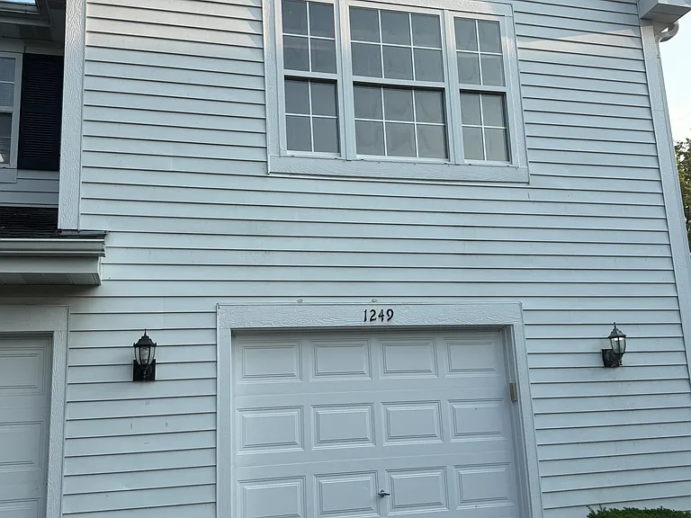 1249 Orleans Dr — Photo 1