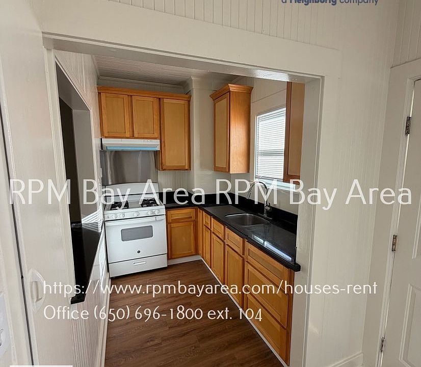 1st image of 1057C Grand Ave