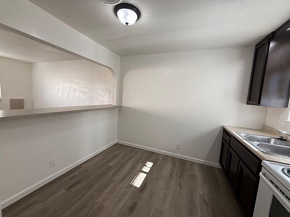 4th image of 509 E Ridgecrest Blvd #B