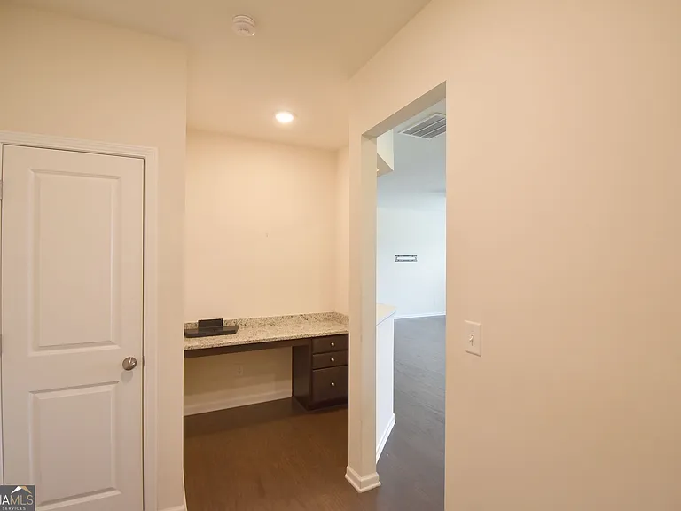 421 Southbridge Pass — Photo 24