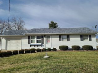 1435 Cindy Ln, Taylorville, IL 62568