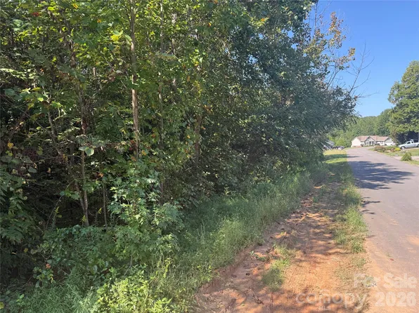145 Sundance Cir, Statesville, NC 28625