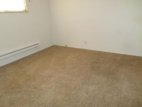 3rd image of 1006 Estancia Dr NW