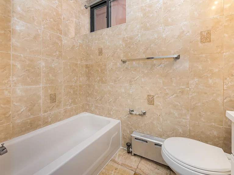 97 E 7th St #9 — Photo 7