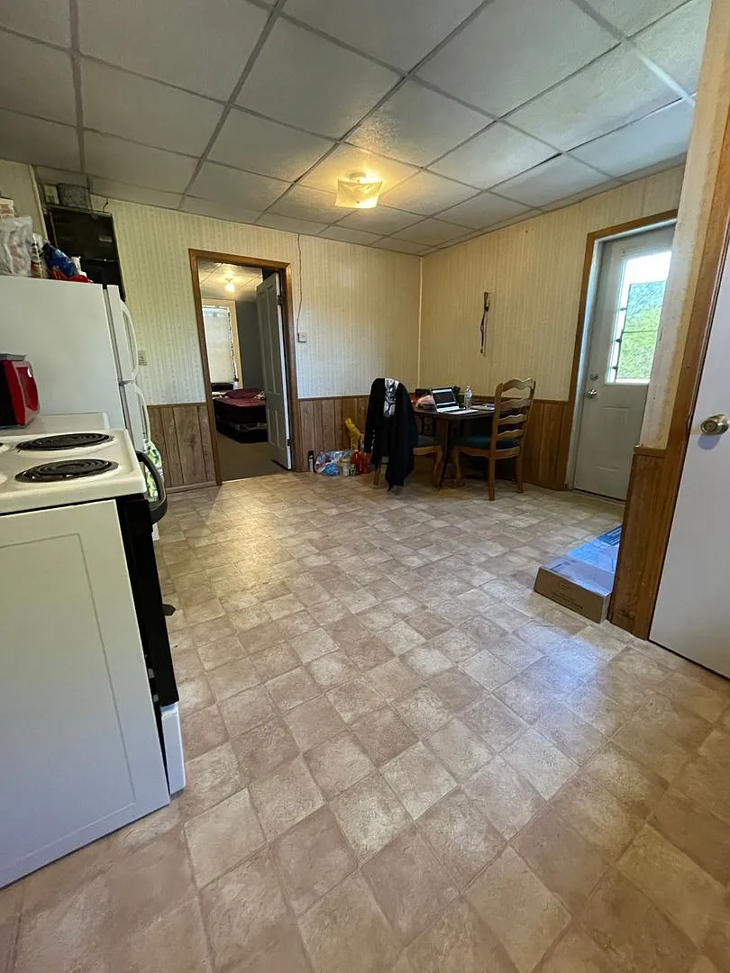 2 Bedroom Apartment for Rent Close to UW-La Crosse and Western Tech — Photo 2