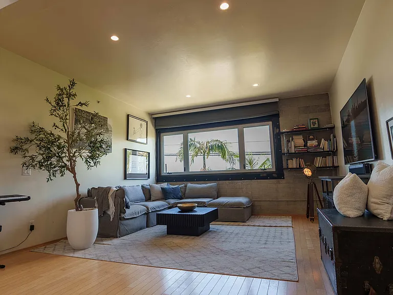 3033 India St #7 — Photo 10