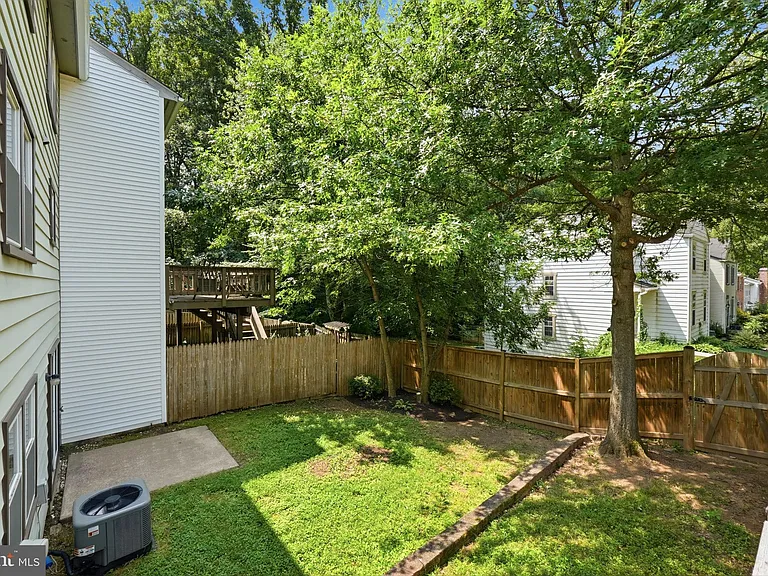 10065 Chestnut Wood Ln — Photo 31