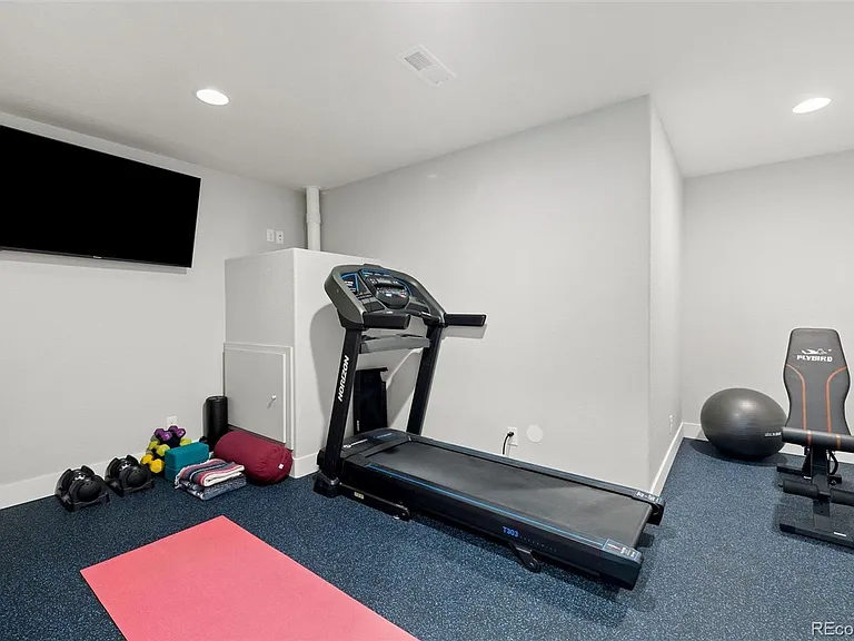 20551 Beekman Pl — Photo 28