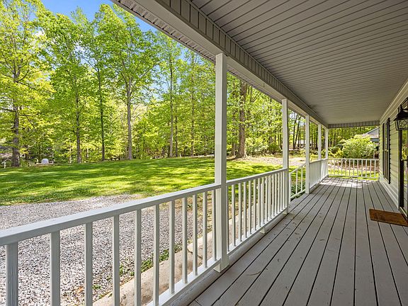 5th image of 157 Mill Creek Dr