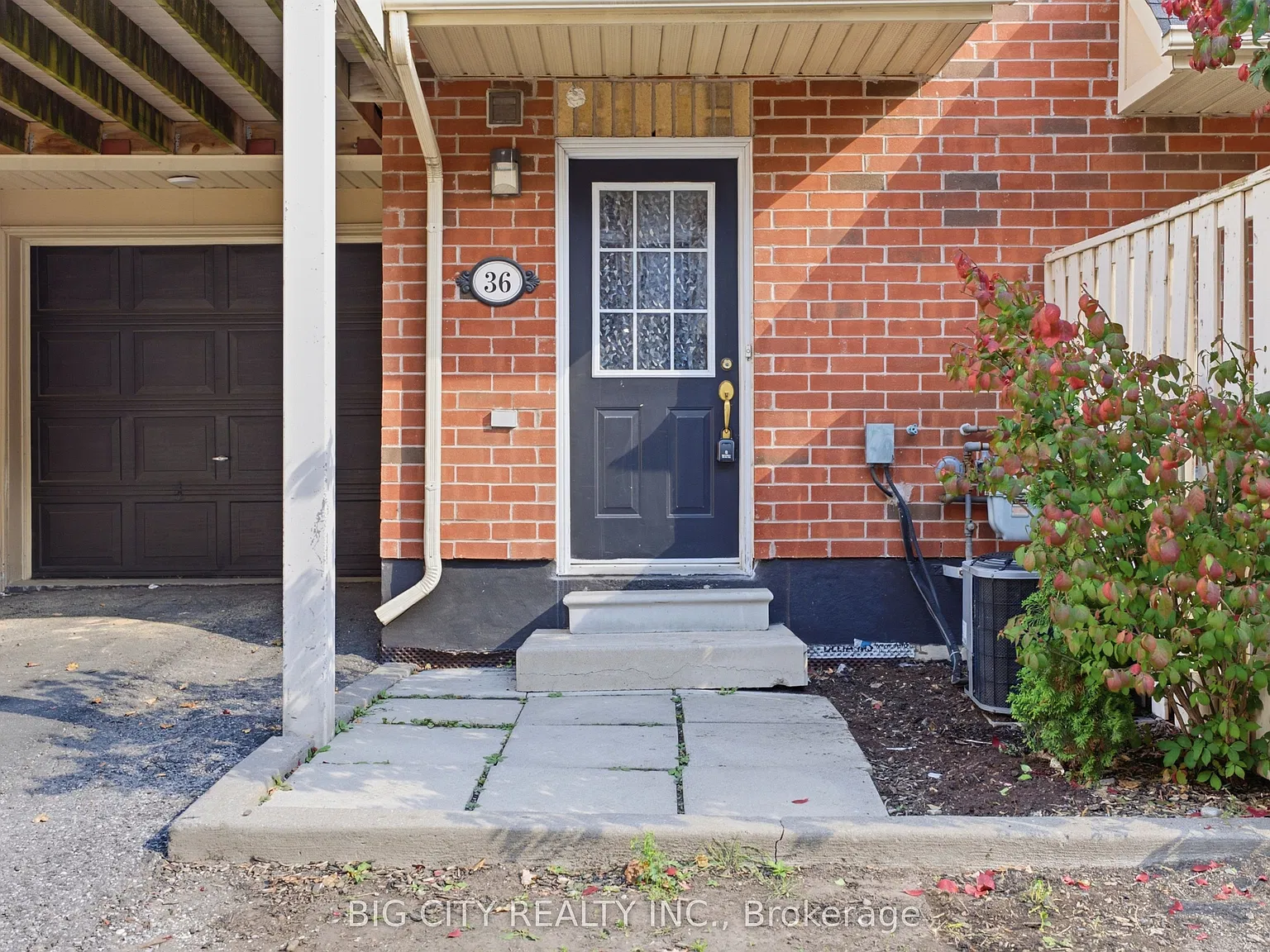 4 bed, $2,800 — Photo 4