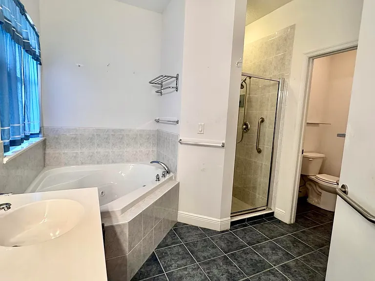 510 SW South Carolina Dr — Photo 26