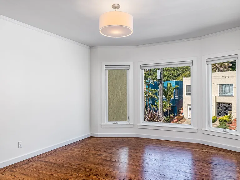 919 Teresita Blvd — Photo 12