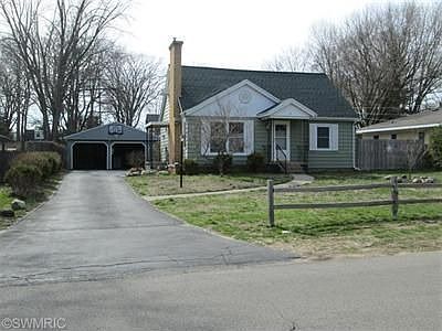 1st image of 957 Parkhurst Ave NW