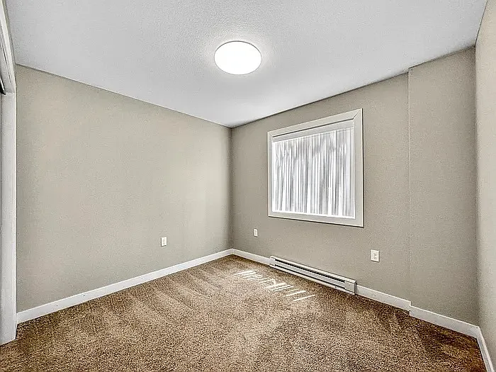 2440 SW 9th St S — Photo 9