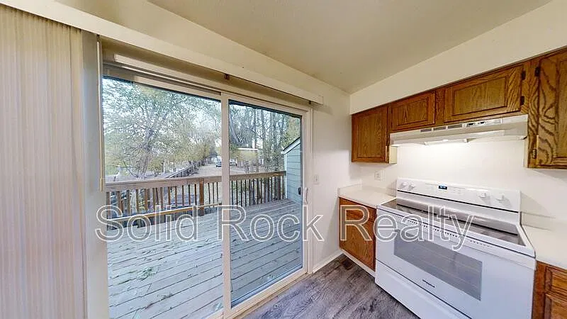 2 bed, 1.0 bath, 785 sqft, $1,000 — Photo 2
