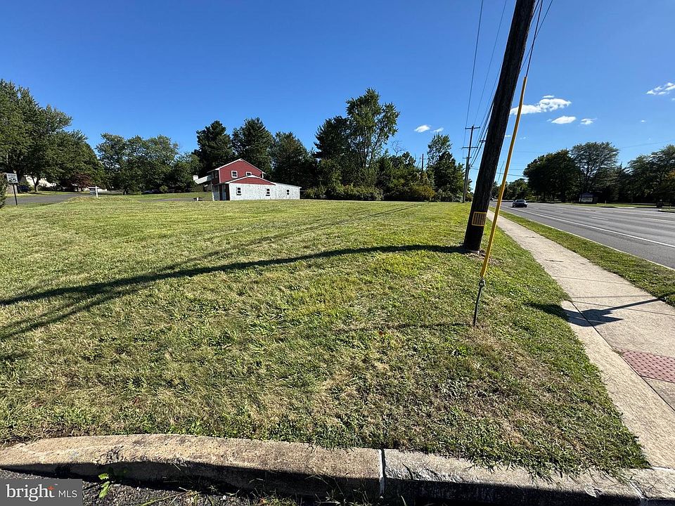 2nd image of 2127 York Rd
