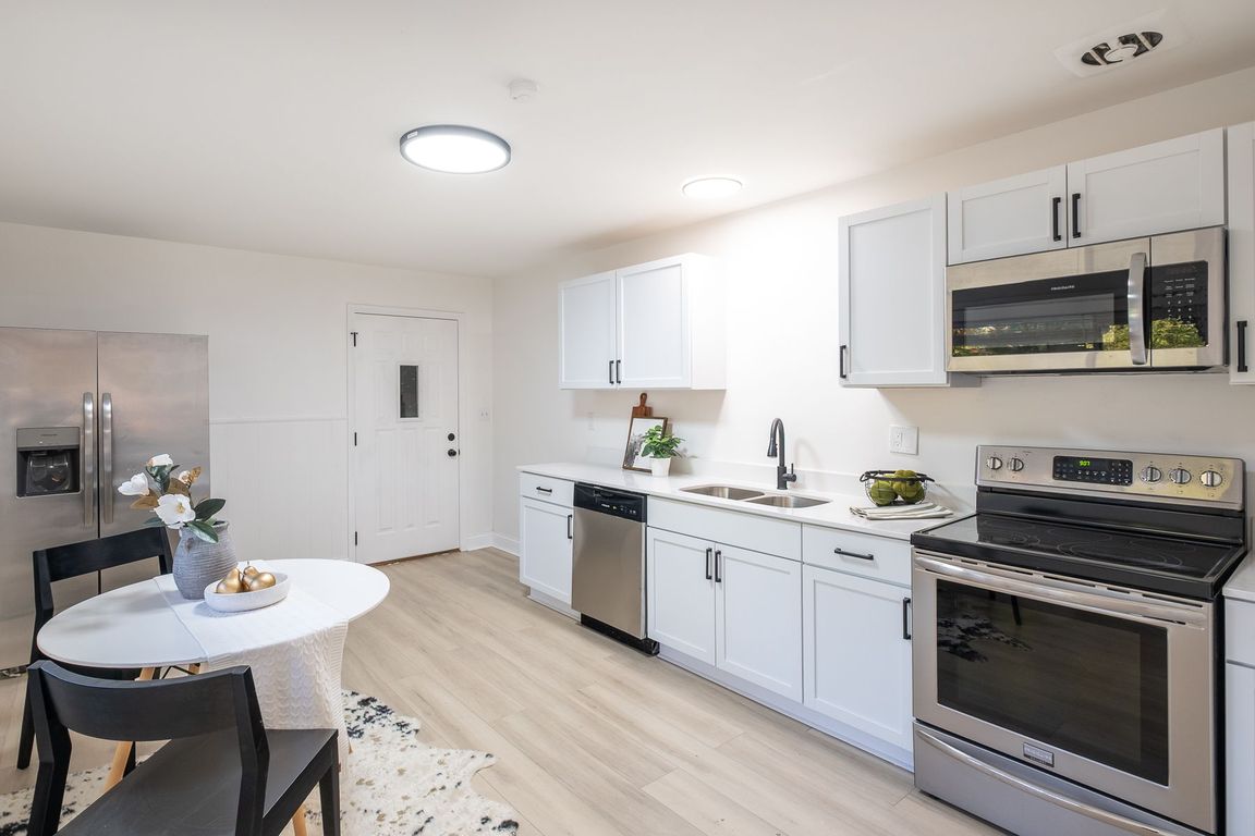 next background image