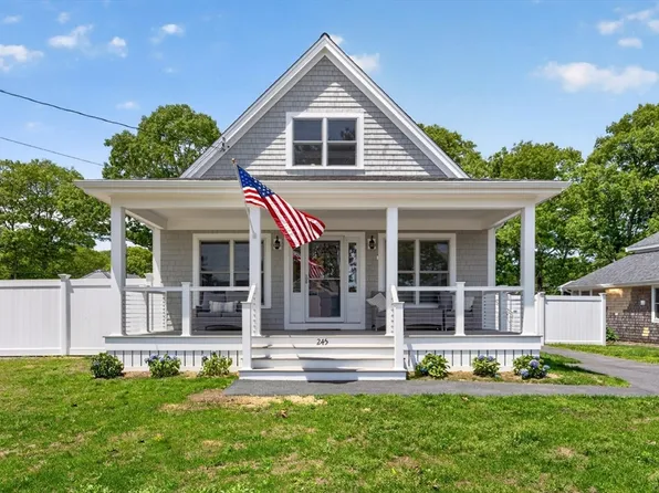 245 Edgewater Dr W, East Falmouth, MA 02536
