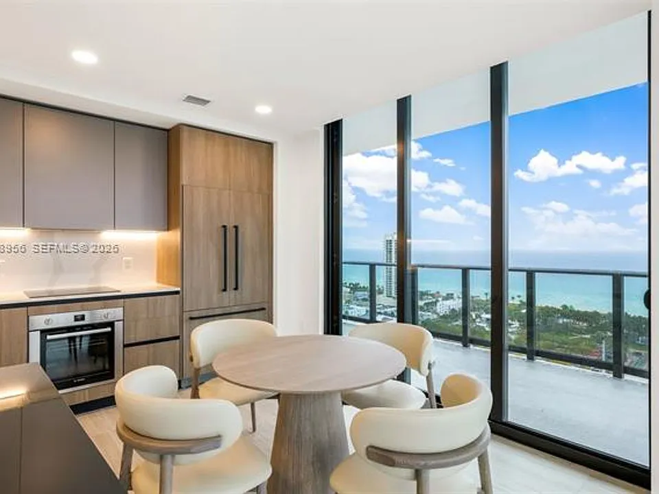 580 72nd St #Penthouse CU-02