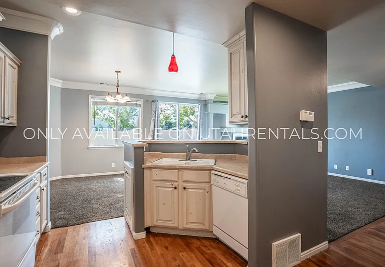 12824 S Timber Run Dr — Photo 8
