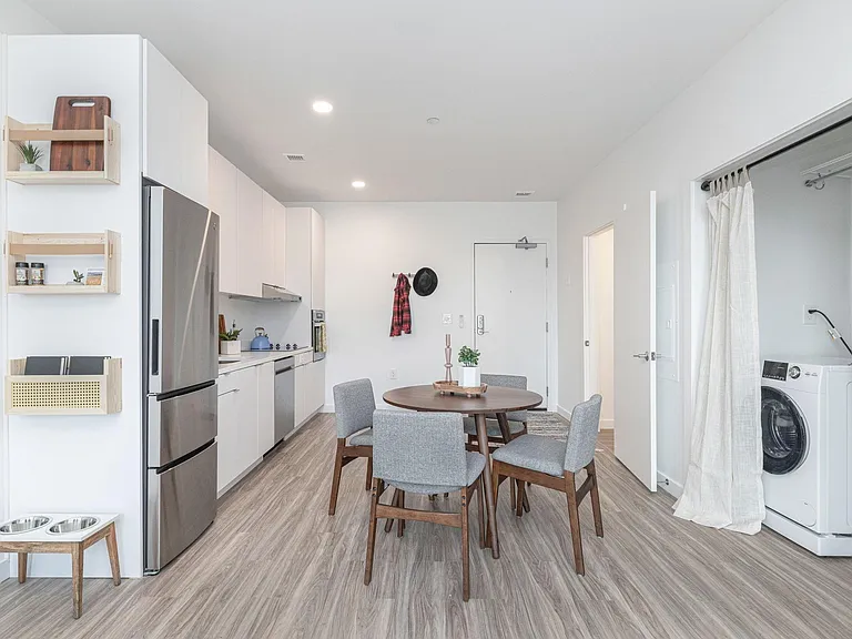 Eleven East Pleasant — Photo 12