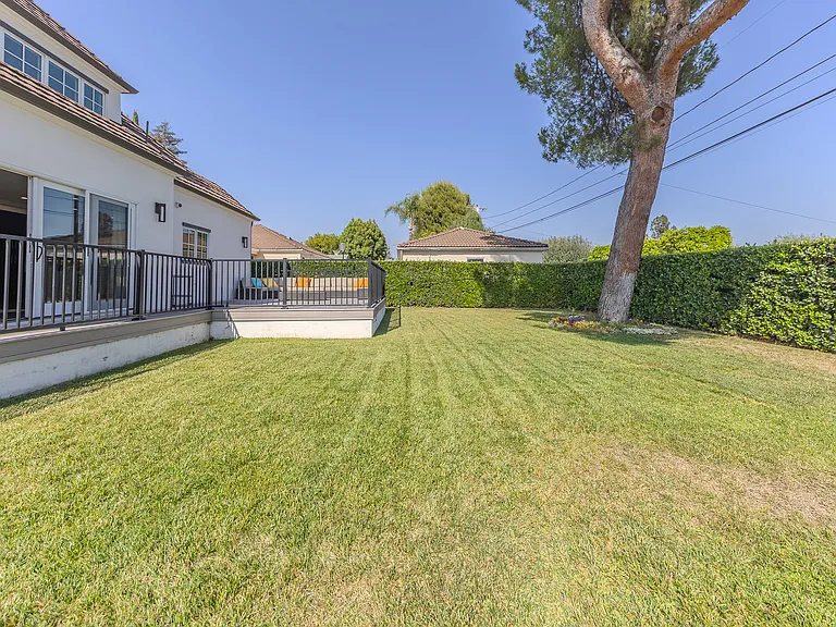 2150 S El Molino Ave — Photo 53