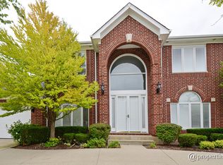 83 Riverside Dr, Deerfield, IL 60015