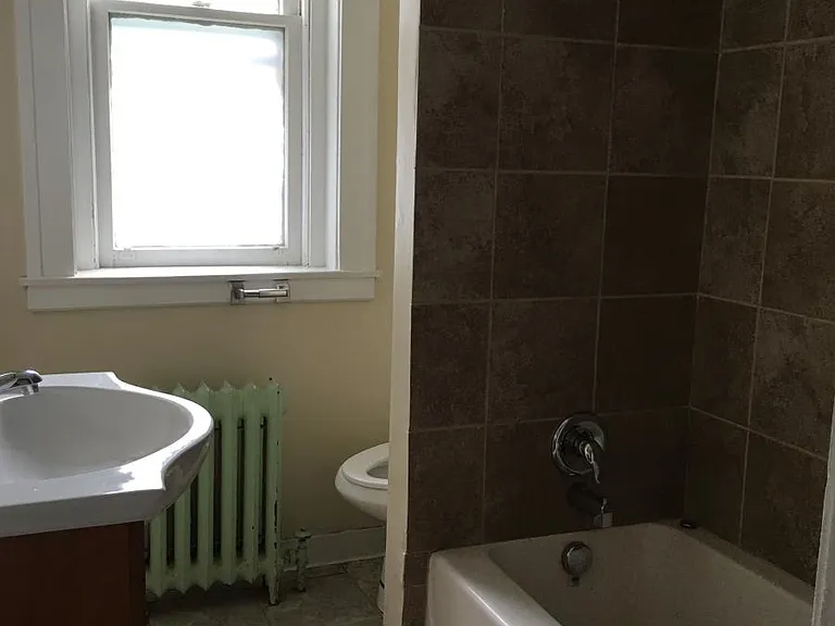 37 N Bryant Ave #3 — Photo 4