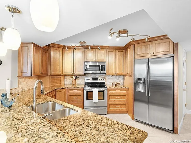 9550 S Ocean Dr #705 — Photo 7