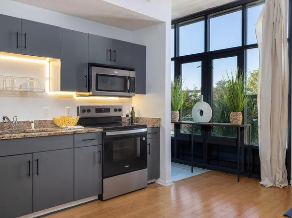 1 Cool Blow St APT 337, Charleston, SC 29403