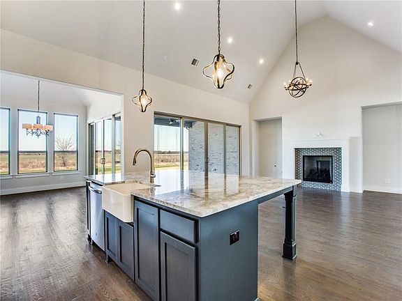 3rd image of 4604 Whitestone Dr