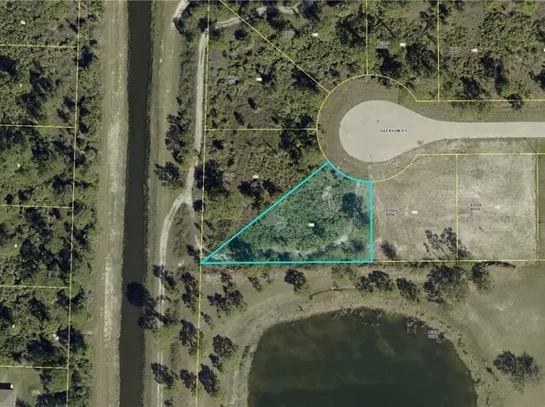 904 Gleason St, Lehigh Acres, FL 33974