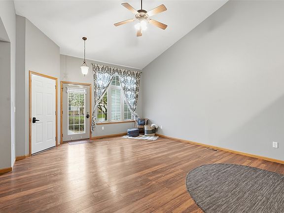 3rd image of 2312 Belmont Dr