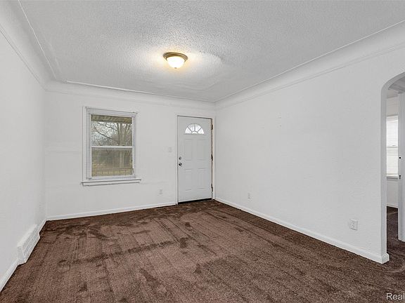4th image of 12244 Woodmont Ave