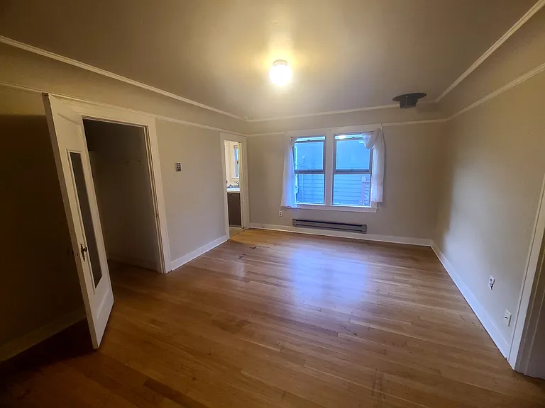1820 E Thomas St #5 — Photo 5