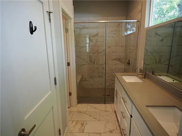 6913 Providence Ave #A — Photo 24