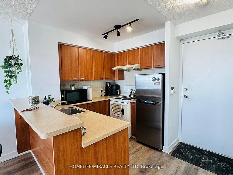 36 Lee Centre Dr #2106 — Photo 6