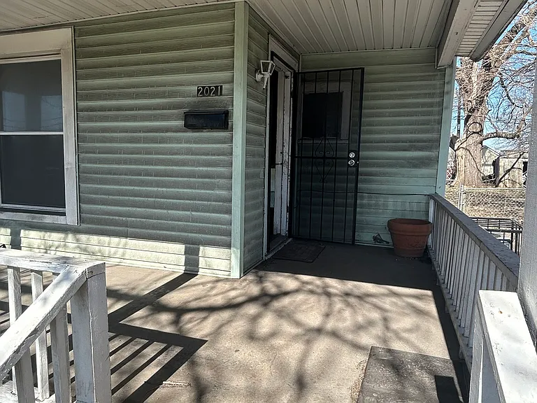 2021 Edwardsville Rd — Photo 2