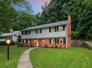 11506 Stonewood Ln, Rockville, MD 20852