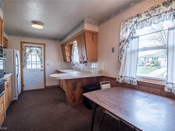 2nd image of 483 Hillman Rd